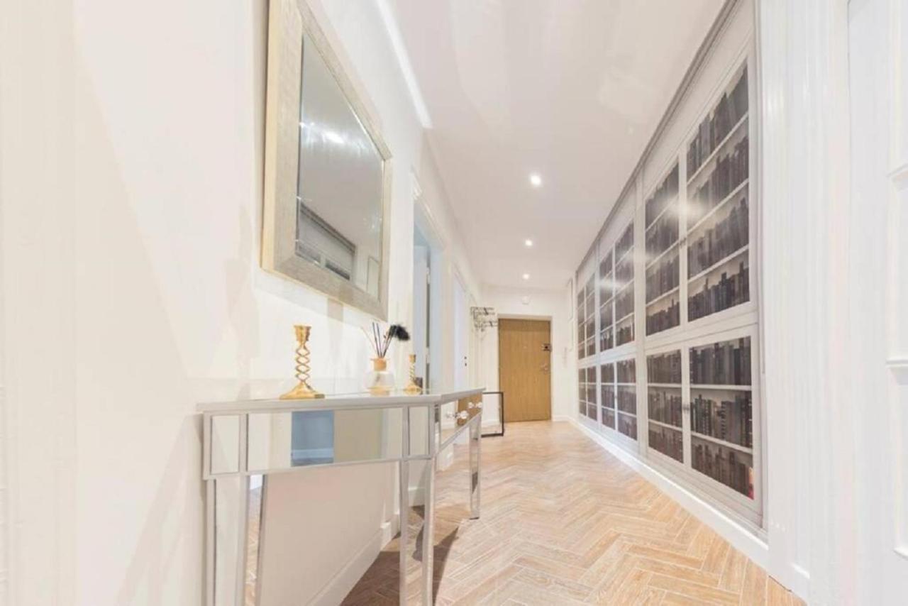 Super Luxury And Cozy- Golden Apartments- City Center Varşova Dış mekan fotoğraf
